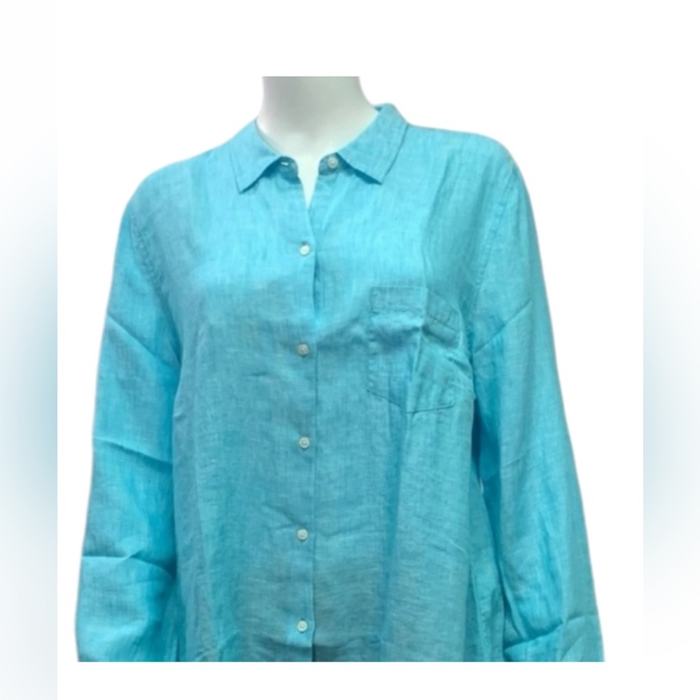 Untuckit Women’s Blush-Aqua Linen Button Down